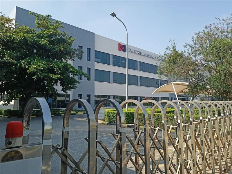 Nhà Máy may quần áo thể thao Starlight