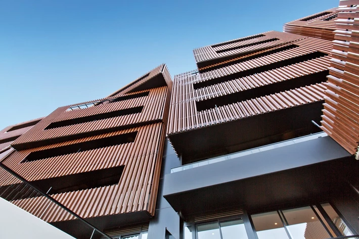 Vai trò của lam chắn nắng trong kiến trúc tòa nhà cao tầng