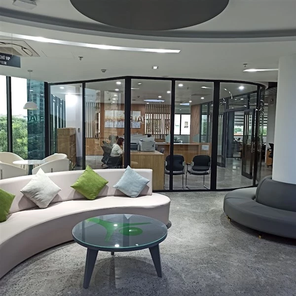 Vì sao nên chọn vách kính cách âm cho tòa nhà và văn phòng?