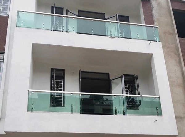 Lan can kính cường lực